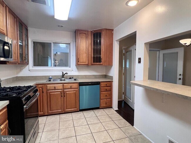 Foto del edificio - 8702 Hamlin St