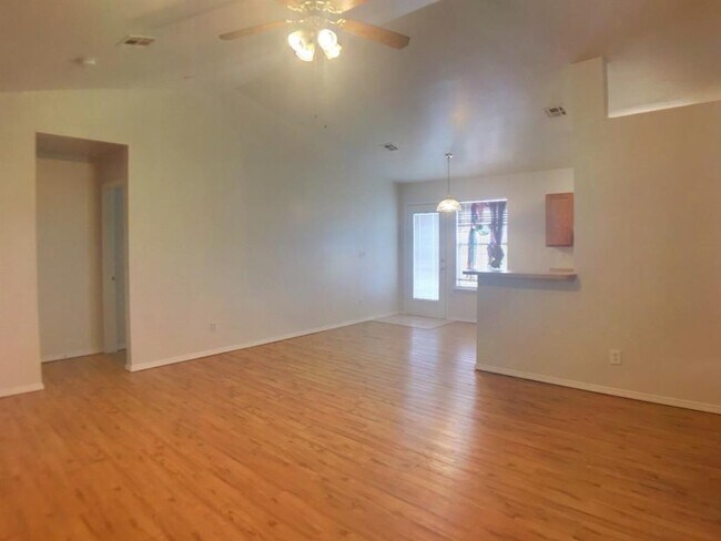 Building Photo - 1107 N Piedmont Rd
