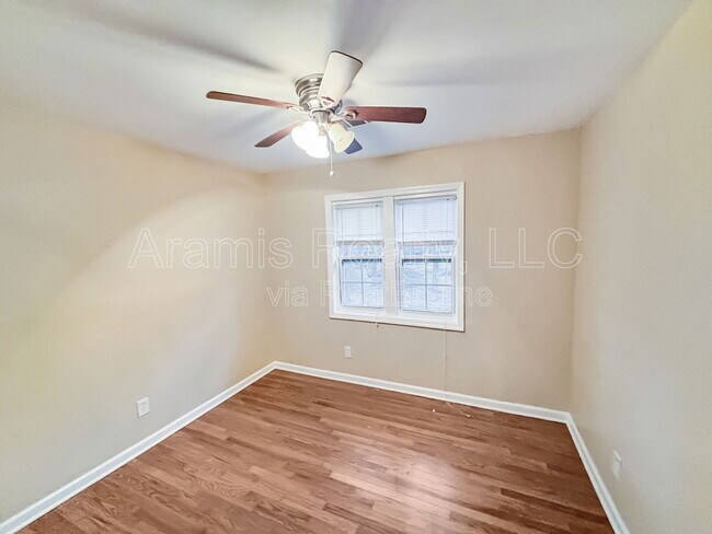 Foto del edificio - 3177 Cloverhurst Dr