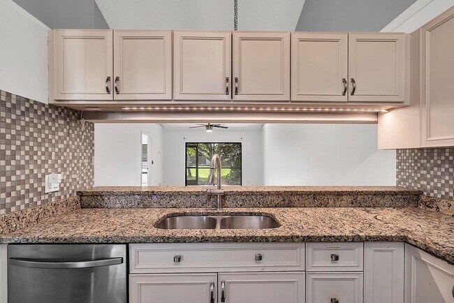 Foto del edificio - 416 Buttonwood Pl