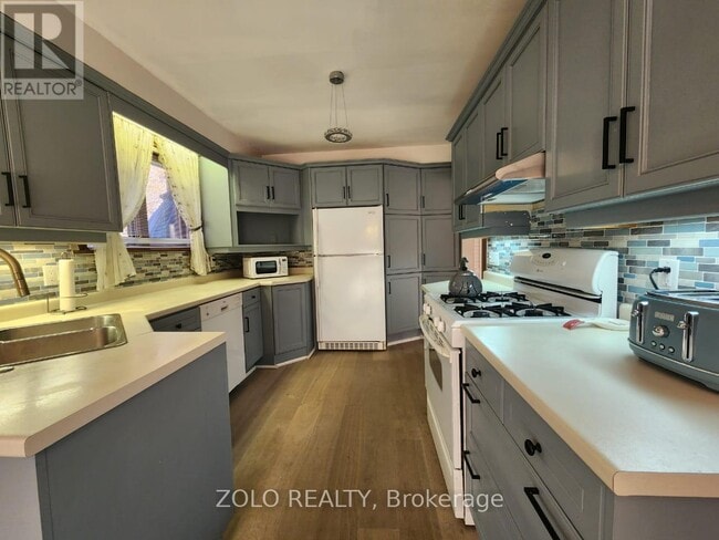 Building Photo - 5 Cabot Ct