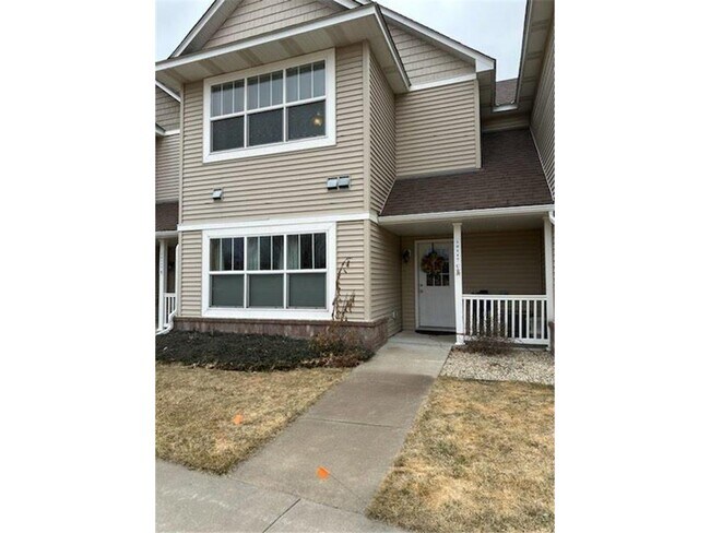 Foto del edificio - 12117 Yancy St NE