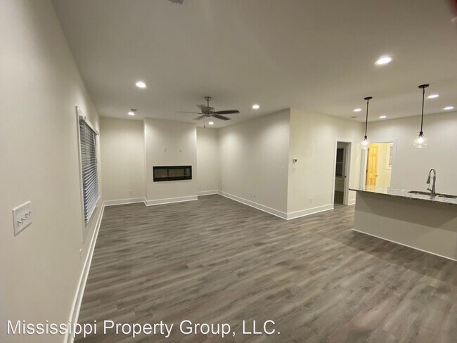 Building Photo - 3 br, 3.5 bath House - 33 Breckenridge Cove