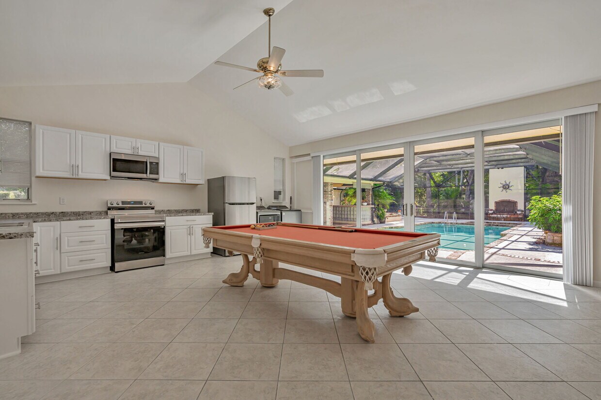 Foto principal - 6235 4th St
