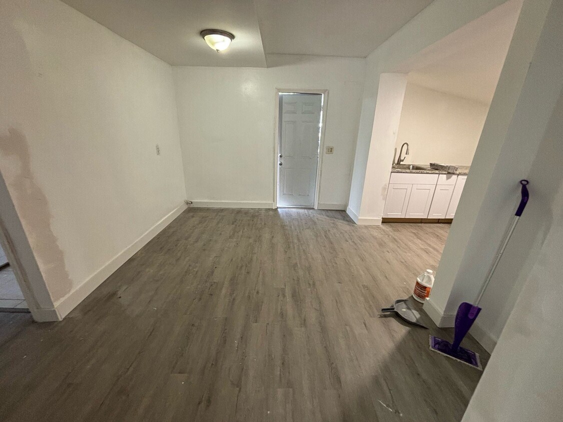 Foto principal - 701 N J St