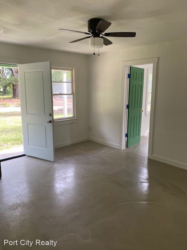 Foto del edificio - 3 br, 1 bath House - 3401 Palm Road
