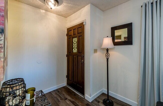 Building Photo - 4908 N Sequoia Dr