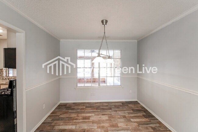 Foto del edificio - 918 Long Prairie Dr