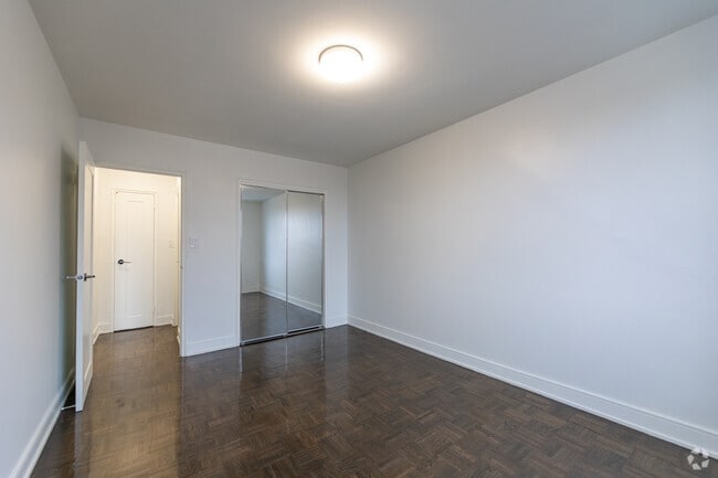 1BR, 1BA - 631SF - Bedroom - 100 Cosburn Ave