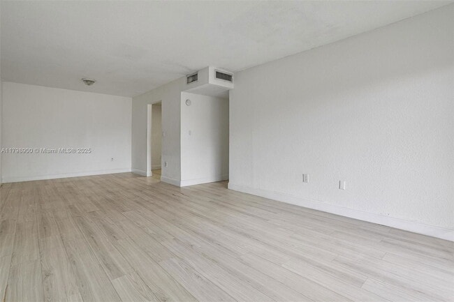 Building Photo - 4900 NW 79th Ave