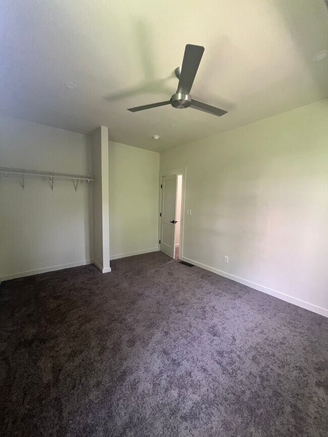 Building Photo - Walnut Hills Apartments - 2608 Stanton Avenue