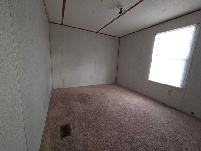 Building Photo - 614 Oakland Church Rd