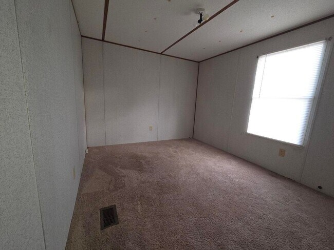 Foto del edificio - 614 Oakland Church Rd