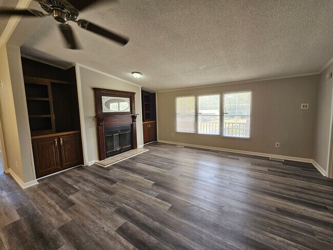 Foto del edificio - NEW LISTING!!!!!