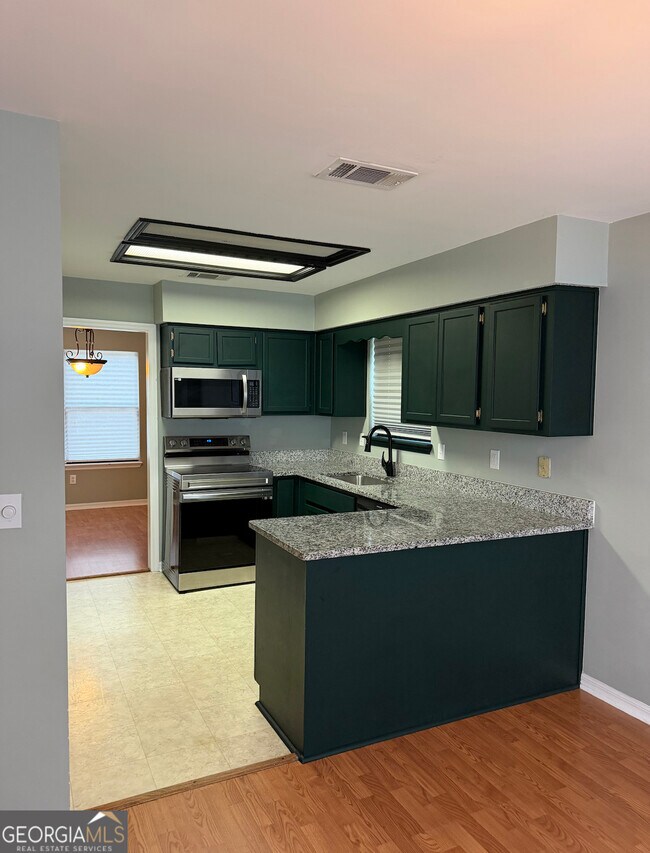 Foto del edificio - 203 Millers Trace Dr