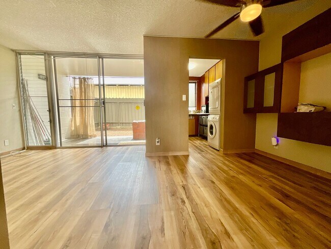 Foto del edificio - Charming 1/1/1 Ground Floor Unit with Lanai & Yard