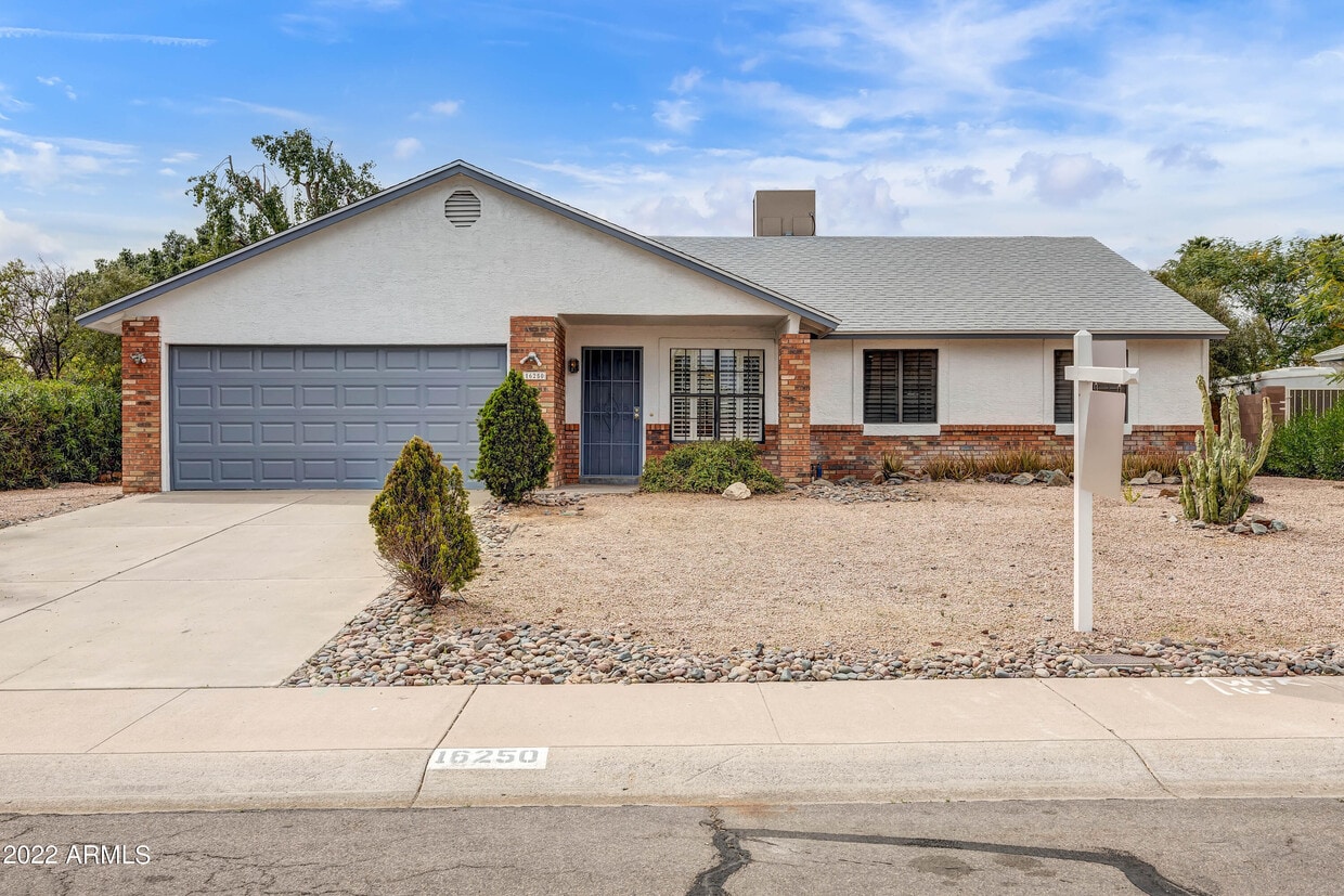 Primary Photo - 16250 N 64th Pl