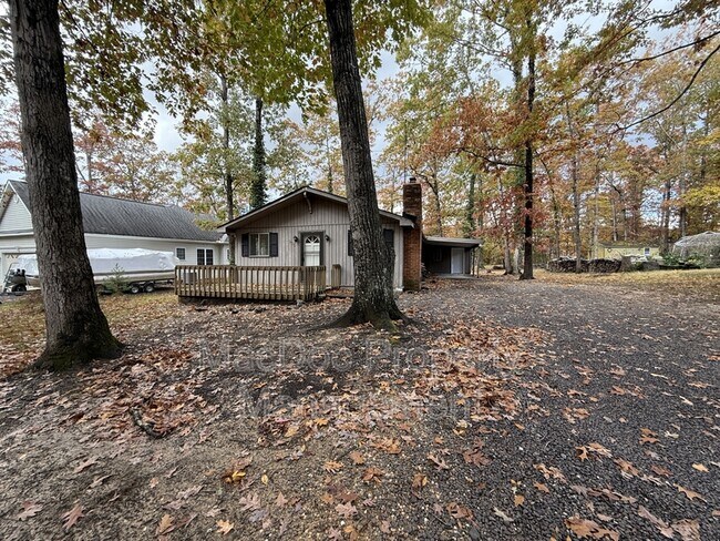 Foto del edificio - 900 Lakeview Pkwy