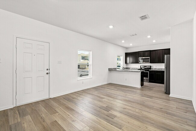 Building Photo - 6009 Cooper Cash