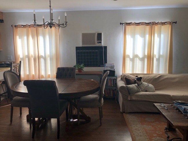 Comedor - 2821 W Clark Ave