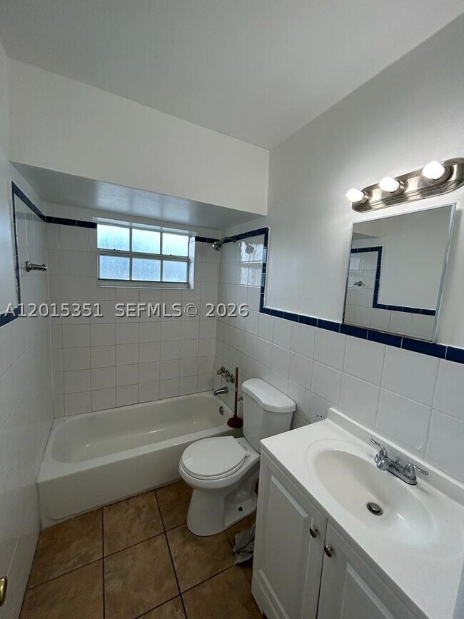 Foto del edificio - 7920 East Dr