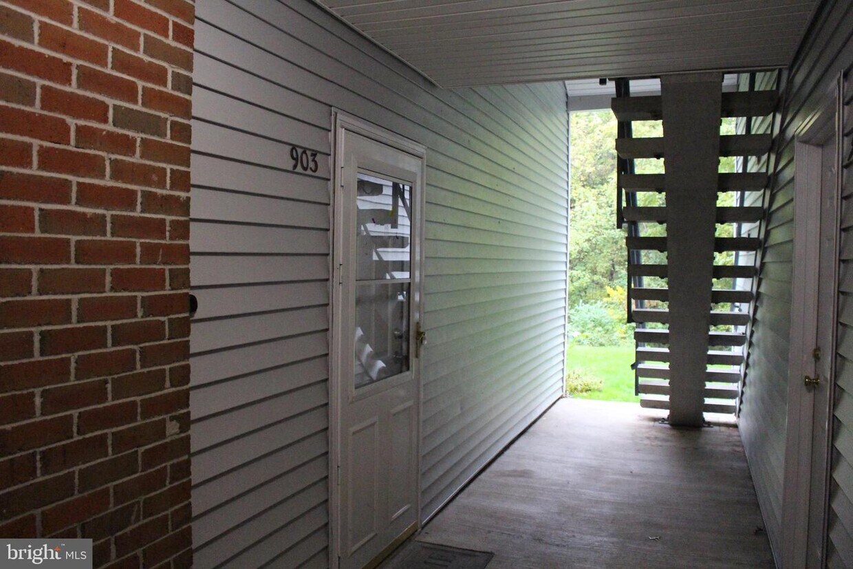 903 Diamond Dr, Newtown, PA 18940 Room for Rent in Newtown, PA