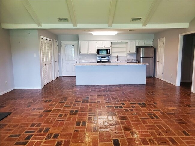 Building Photo - 3801 Bebee Point Dr