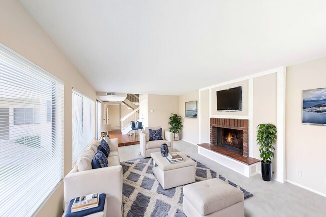 Foto del edificio - 4 Bedroom Irvine home