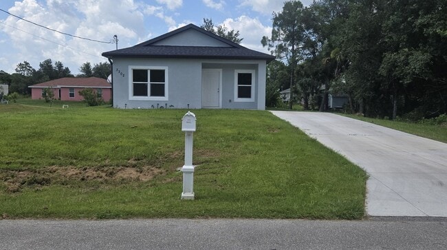 Cute Two Bedroom Cottage-MOVE IN READY - Cute Two Bedroom Cottage-MOVE IN READY House
