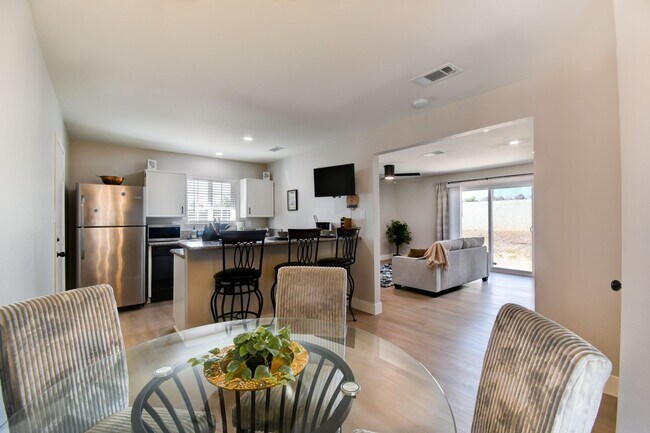 Foto del edificio - Fabulous 3-bedroom 2-bathroom home