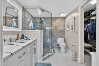 Building Photo - 2401 Marina Isle Way