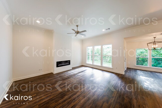 Building Photo - 6518 Roux Dr.