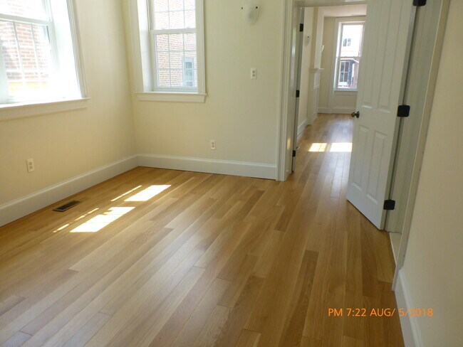 Foto del edificio - 212 W Miner St