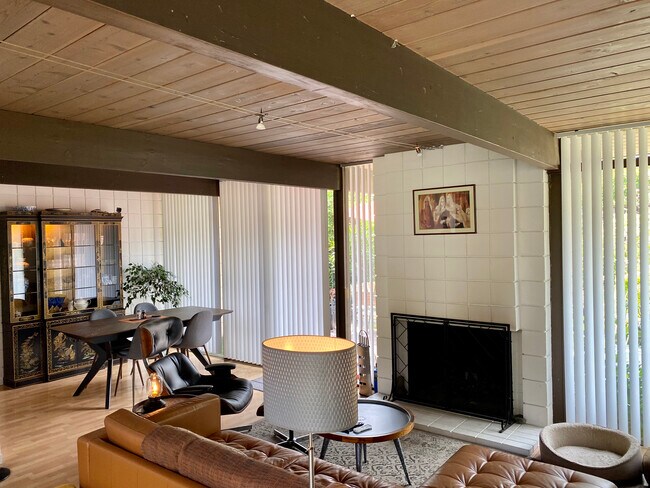 Living room with dining nook - 1048 Pomeroy Ave