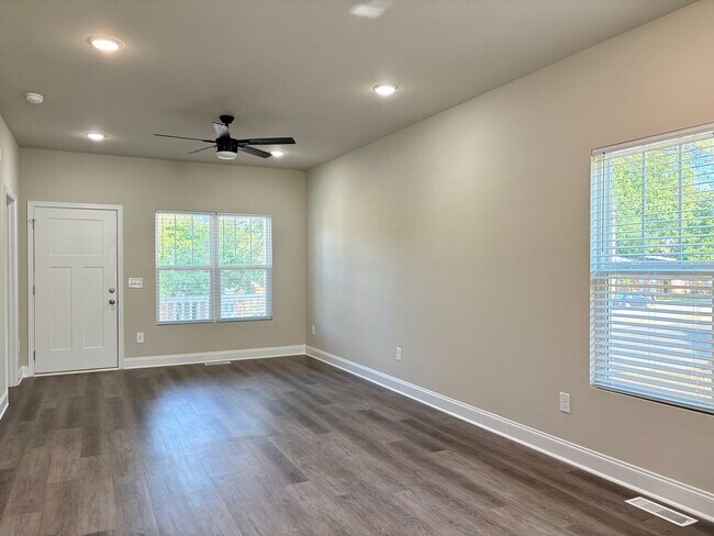 Building Photo - 1580MA/1584MA