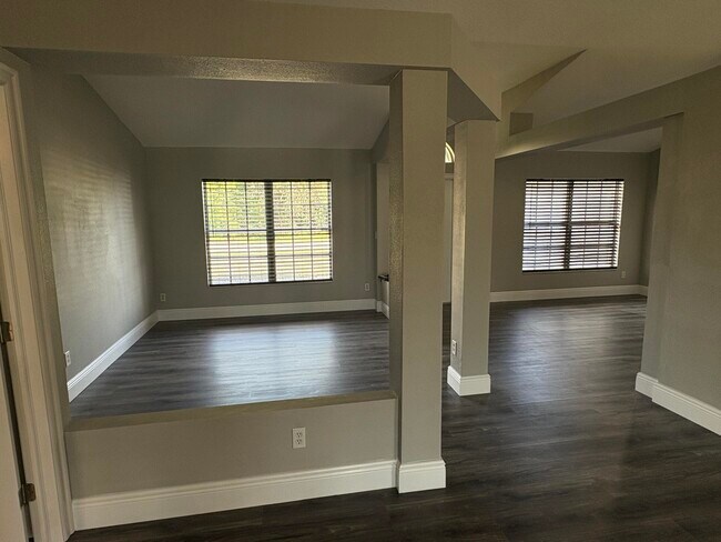 Foto del edificio - 1196 SE Puritan Ln