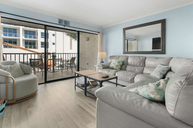 Building Photo - 260 Southbay Dr