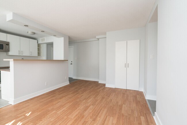 Photo du bâtiment - 99 Tyndall Ave