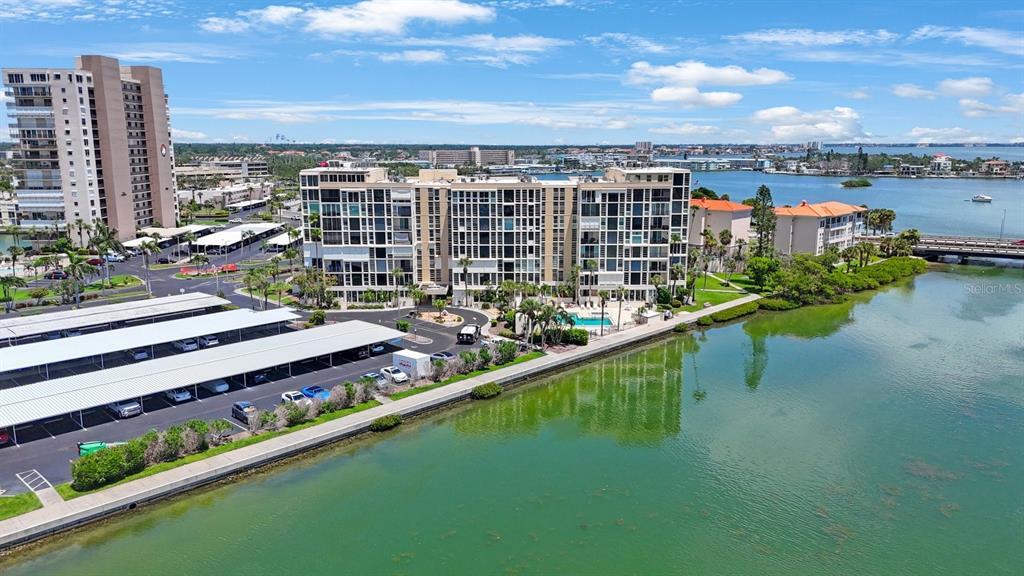 Foto principal - 7400 Sun Island Dr S