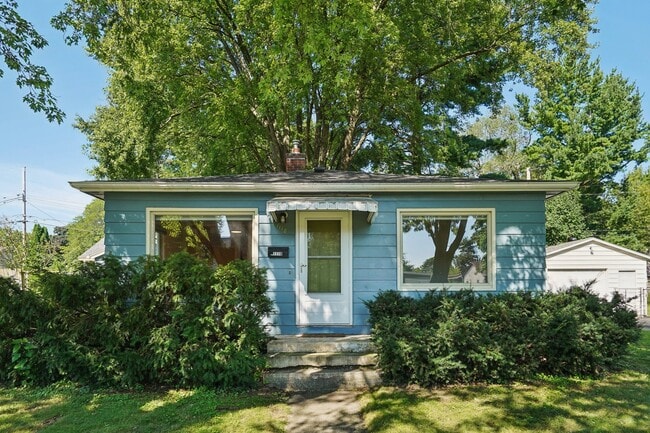 Building Photo - 1118 Lorraine Dr