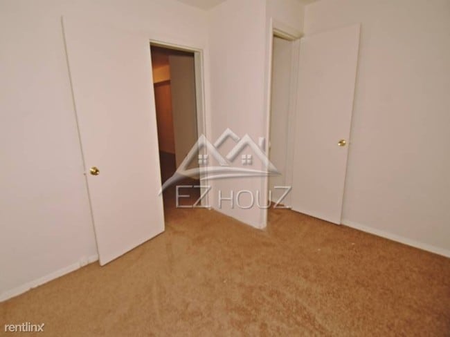 Building Photo - 4312 Seminole Ave