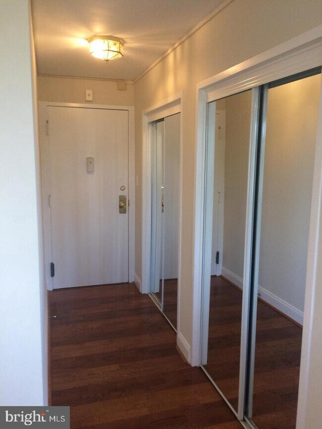 Foto del edificio - 10500 Rockville Pike