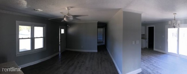 Building Photo - 3 br, 1 bath House - 5759 rosewood drive