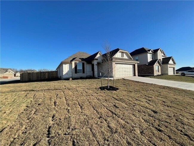 Building Photo - 917 Hollyhock Dr