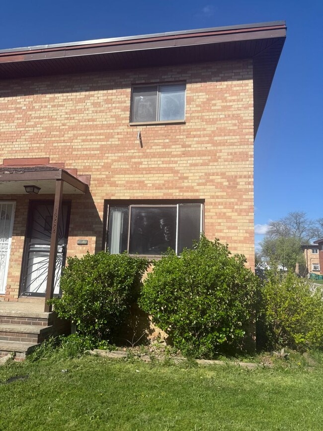 Building Photo - 16224 Maplewood Ct
