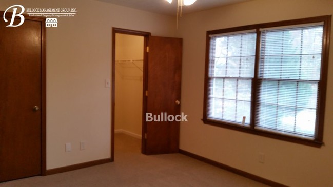 Foto del edificio - 3052 Spruce Cir