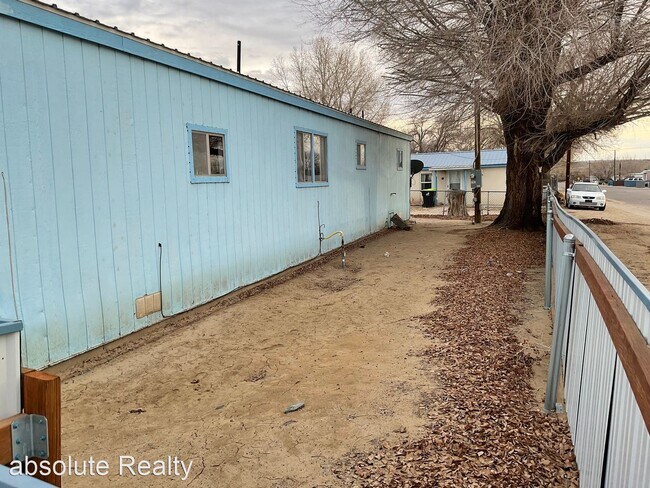 Building Photo - 2 br, 1 bath House - 325A W. Main St.