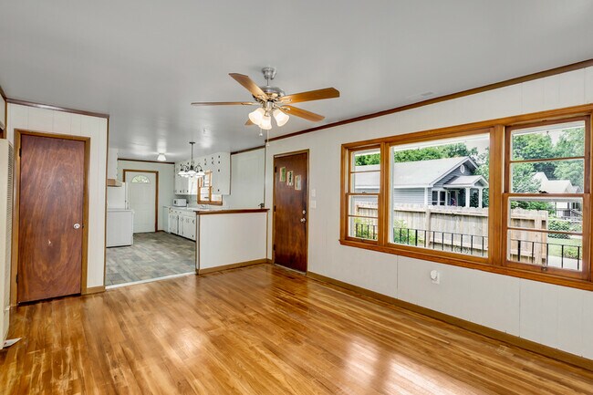 Foto del edificio - 3912 Hillcrest Ct SW