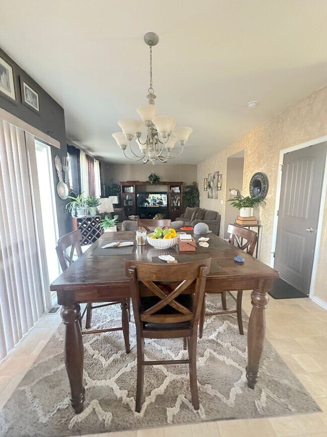 Foto del edificio - 4 bedroom in Stetson Hills for rent