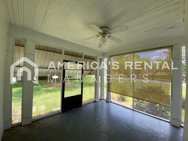 Foto del edificio - Great Duplex Available for Rent in Montgomery!! Available NOW!  Sign a lease by 1/31/26 to receiv...